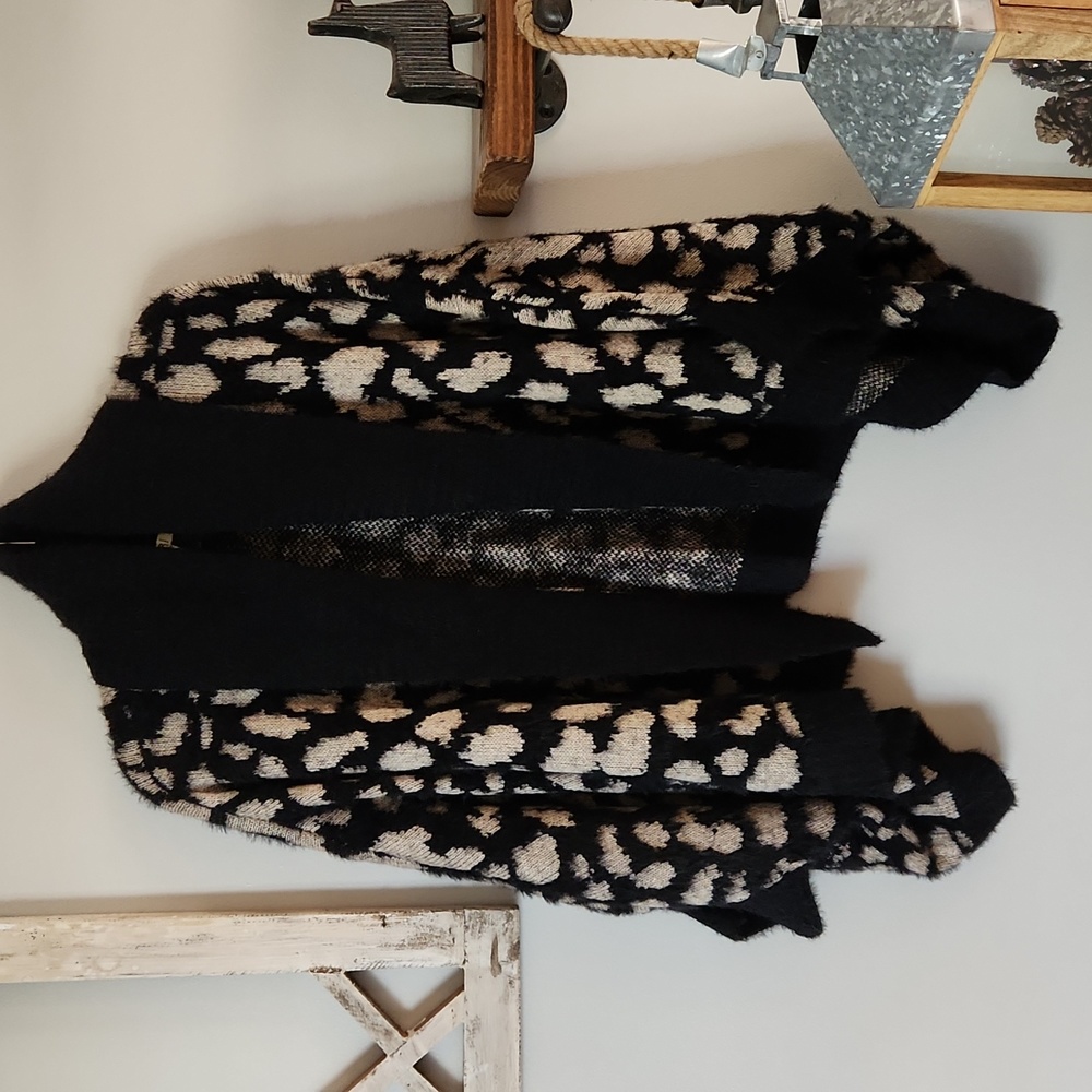 Kori America Women's Animal Print Black & Tan Cardigan M/L